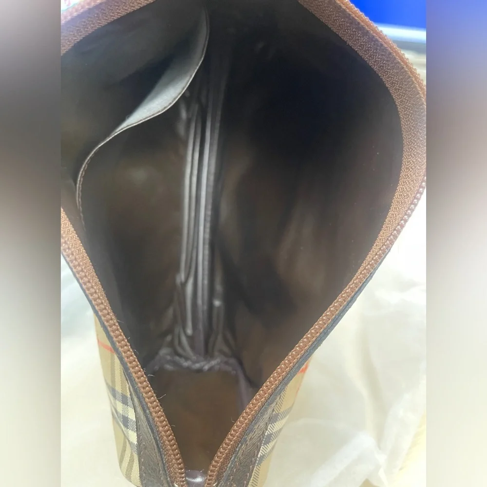 Burberry elegant handbag